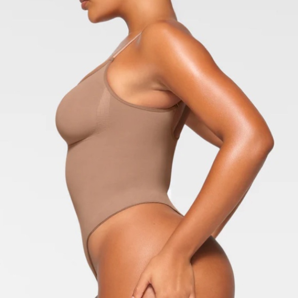 SKIMS NWOT Seamless Sculpt Thong Bodysuit - Sienna - Picture 2 of 4